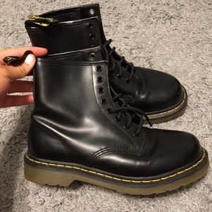 Black Dr Martens LOOK AT SIZE
